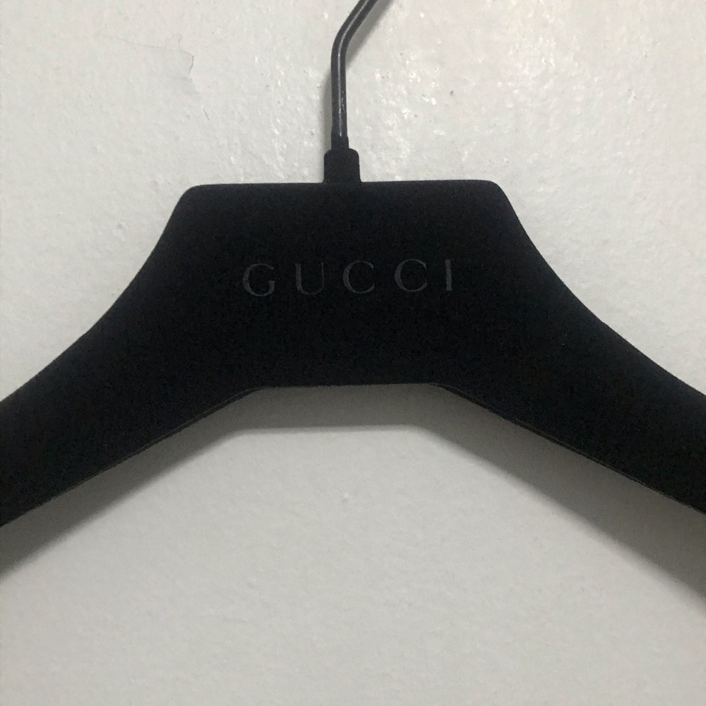 Gucci White Garment Bag x Black Velvet Hanger - Picture 4 of 4